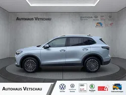 Silber Gebraucht 2024 VW Tiguan Life SUV | 40.990 € (Teuer)
