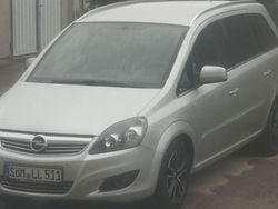 Silber Gebraucht 2011 Opel Zafira Family Van / Kleinbus | 5.000 € (Fairer Preis)