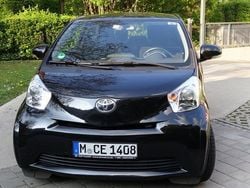 Schwarz Gebraucht 2010 Toyota iQ Kleinwagen | 7.950 €