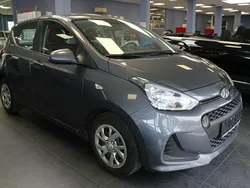 Grau Gebraucht 2018 Hyundai i10 Kleinwagen | 7.980 € (Fairer Preis)