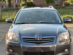 Grau Gebraucht 2006 Toyota Avensis Kombi | 4.500 € (Teuer)
