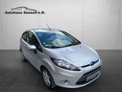 Polarsilber metallic Gebraucht 2012 Ford Fiesta Champions Edition Kleinwagen | 5.990 € (Etwas zu teuer)
