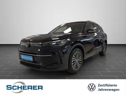 Deep black perleffekt (metallic) Gebraucht 2024 VW Tiguan Life SUV | 35.800 € (Guter Preis)