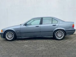 Fjordgrau Gebraucht 1996 BMW 320 Limousine | 4.990 € (Fairer Preis)