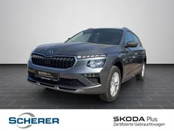 Graphitegrau metallic met. Gebraucht 2024 Skoda Kamiq Selection SUV | 19.600 € (Superpreis)