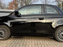 Schwarz Gebraucht 2022 Fiat 500e Icon Cabrio | 17.550 € (Superpreis)