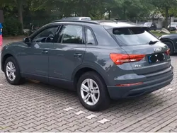 Grau Gebraucht 2021 Audi Q3 Basis SUV | 25.750 € (Fairer Preis)
