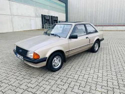 Gelb Gebraucht 1983 Ford Escort Ghia Coupé | 3.900 €