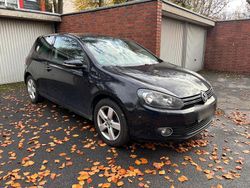 Schwarz Gebraucht 2010 VW Golf VI Kleinwagen | 2.490 €