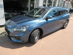 Blau Gebraucht 2021 Ford Focus ST-Line Limousine | 16.950 € (Etwas zu teuer)