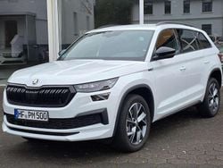 Moonweiss metallic Gebraucht 2024 Skoda Kodiaq SportLine SUV | 43.911 € (Superpreis)