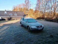 Grün Gebraucht 2003 VW Passat Kombi | 5.000 € (Teuer)