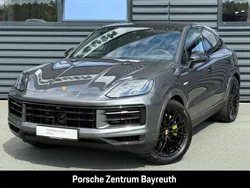 Grau Gebraucht 2024 Porsche Cayenne SUV | 115.990 € (Etwas zu teuer)