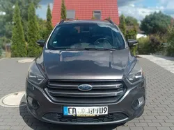 Grau Gebraucht 2017 Ford Kuga ST-Line SUV | 13.500 € (Fairer Preis)