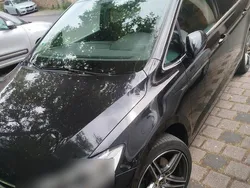 Schwarz Gebraucht 2016 VW Touran Van / Kleinbus | 16.900 € (Guter Preis)