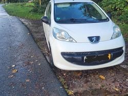 Weiß Gebraucht 2008 Peugeot 107 Kleinwagen | 950 € (Guter Preis)