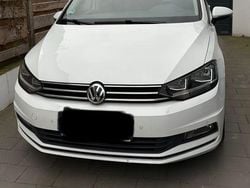 Weiß Gebraucht 2016 VW Touran Comfortline Van / Kleinbus | 13.800 € (Fairer Preis)