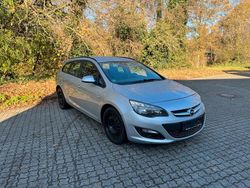 Silber Gebraucht 2013 Opel Astra Kombi | 2.400 € (Etwas zu teuer)