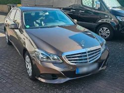 Braun Gebraucht 2013 Mercedes E200 Limousine | 14.000 € (Fairer Preis)