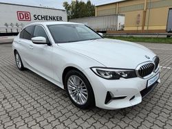 Weiß Gebraucht 2022 BMW 318 Luxury Line Limousine | 27.600 € (Etwas zu teuer)