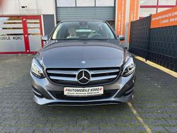 Grau Gebraucht 2016 Mercedes B180 Style Van / Kleinbus | 15.980 € (Guter Preis)