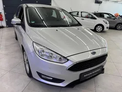 Silber Gebraucht 2016 Ford Focus Business Edition Kombi | 5.999 € (Superpreis)
