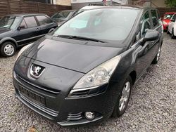 Graumetallic Gebraucht 2010 Peugeot 5008 Van / Kleinbus | 4.890 € (Fairer Preis)