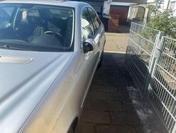 Schwarz Gebraucht 2004 Mercedes E220 Classic Limousine | 3.000 € (Guter Preis)