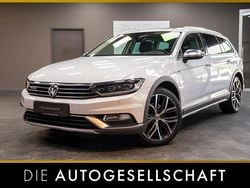 Oryxwhite perlmutteffekt Gebraucht 2019 VW Passat Alltrack Kombi | 25.990 € (Fairer Preis)