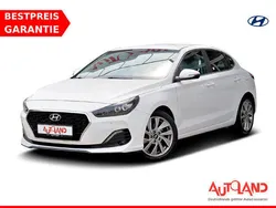 Weiß Gebraucht 2020 Hyundai i30 Style Limousine | 18.990 € (Fairer Preis)