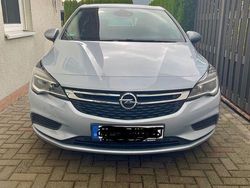 Grau Gebraucht 2015 Opel Astra Edition Limousine | 8.900 € (Fairer Preis)