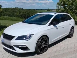 Weiß Gebraucht 2020 Cupra Leon Kombi | 25.900 € (Guter Preis)