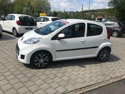 Weiß Gebraucht 2011 Peugeot 107 Kleinwagen | 7.150 €