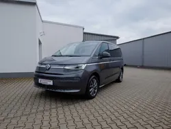 Grau Gebraucht 2023 VW T7 Style Van | 56.999 € (Etwas zu teuer)