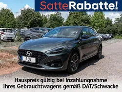 Grün Neu 2024 Hyundai i30 Advantage Limousine | 24.740 € (Guter Preis)