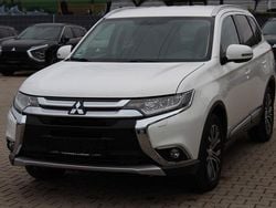 Weiß Gebraucht 2016 Mitsubishi Outlander SUV | 11.490 € (Superpreis)