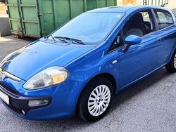 Karibikblau (494) Gebraucht 2010 Fiat Grande Punto Dynamic Kleinwagen | 2.200 € (Fairer Preis)