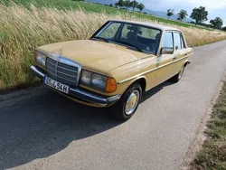 Gelb Gebraucht 1983 Mercedes 240 Limousine | 8.600 €