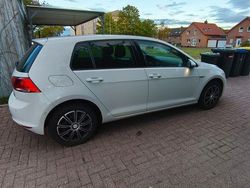 Weiß Gebraucht 2015 VW Golf VII Cup Limousine | 7.000 € (Guter Preis)