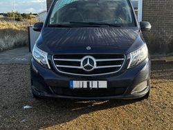 Blau Gebraucht 2019 Mercedes V250 Avantgarde Van / Kleinbus | 37.500 € (Superpreis)