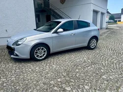 Silber Gebraucht 2016 Alfa Romeo Giulietta Turismo Kleinwagen | 7.500 € (Fairer Preis)