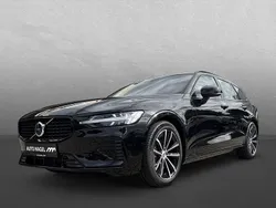 Onyx black (metallic) Gebraucht 2024 Volvo V60 Plus Kombi | 44.880 € (Etwas zu teuer)