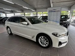 Mineralweiss Gebraucht 2023 BMW 520 Sport Line Kombi | 35.400 € (Guter Preis)