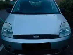 Silber Gebraucht 2002 Ford Fiesta Kleinwagen | 600 € (Guter Preis)