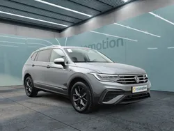 Grau Gebraucht 2024 VW Tiguan Allspace S SUV | 40.750 € (Fairer Preis)