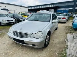 Grau Gebraucht 2001 Mercedes C180 Avantgarde Limousine | 2.599 € (Guter Preis)