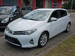 Weiß Gebraucht 2013 Toyota Auris Cool Kleinwagen | 5.650 € (Fairer Preis)