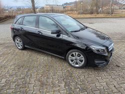 Schwarz Gebraucht 2016 Mercedes B200 Urban Van / Kleinbus | 16.500 € (Fairer Preis)
