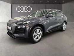 Magnetgrau/magnetgrau Gebraucht 2025 Audi Q6 e-tron Advanced SUV | 58.850 € (Guter Preis)