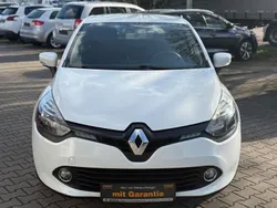 Weiß Gebraucht 2014 Renault Clio IV Expression Limousine | 5.999 € (Fairer Preis)
